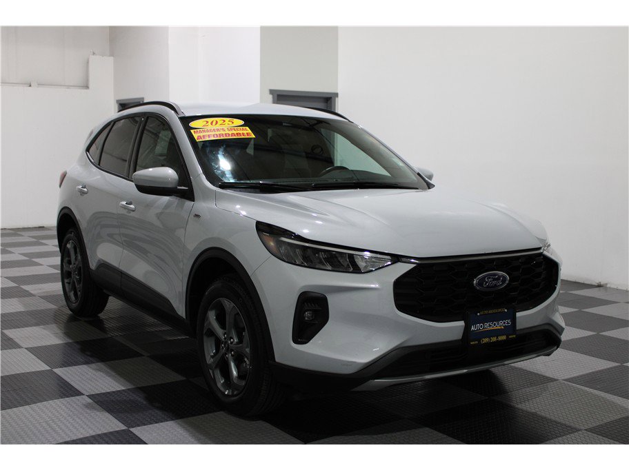 Used 2025 Ford Escape ST-Line Select image 2