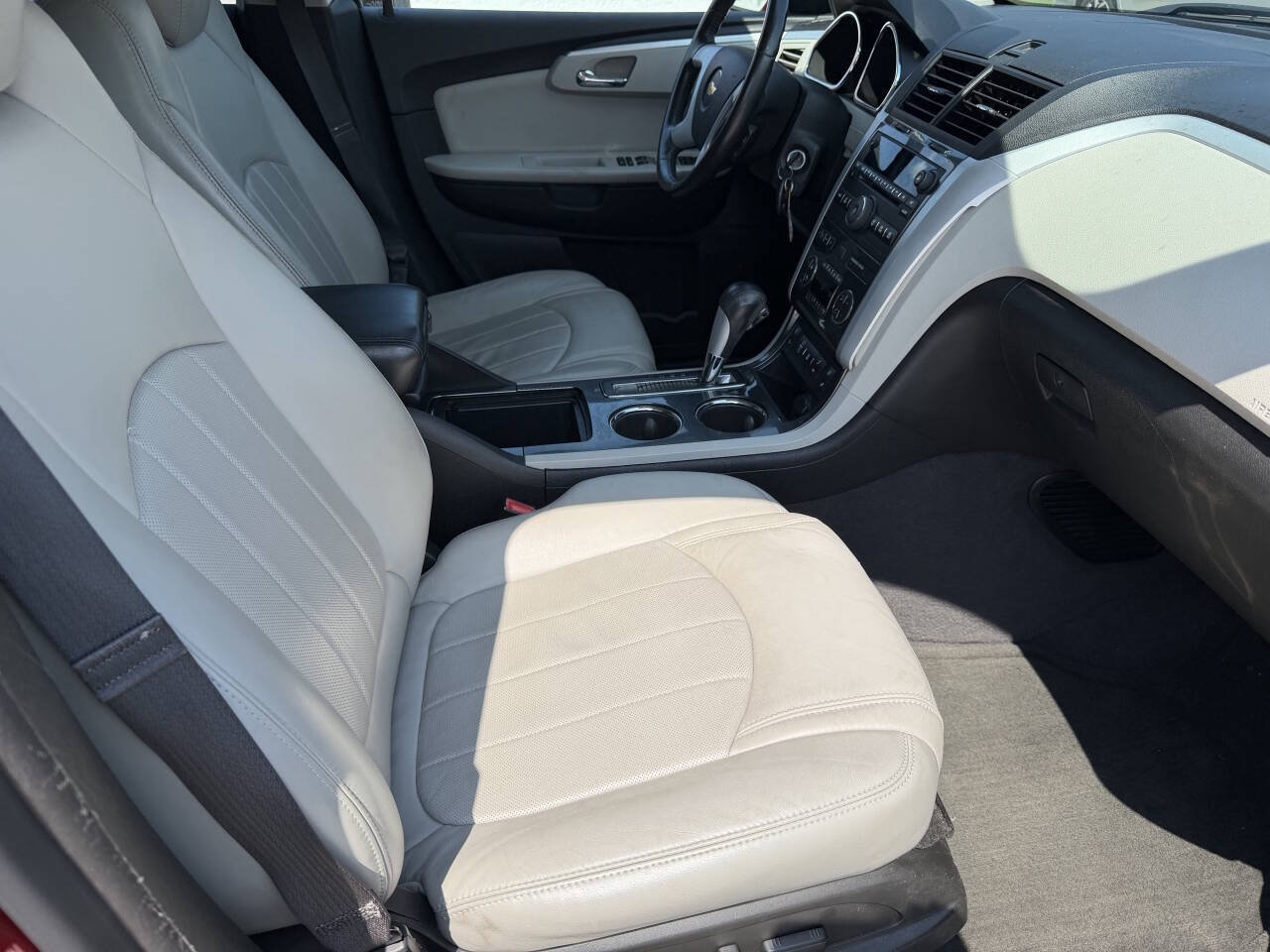 Used 2012 Chevrolet Traverse LTZ AWD/4WD image 21