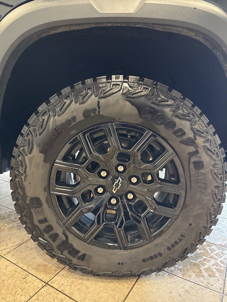 Used 2024 Chevrolet Colorado Trail Boss w/ Technology Package image 6