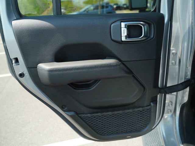 Used 2020 Jeep Wrangler Unlimited Sahara image 17