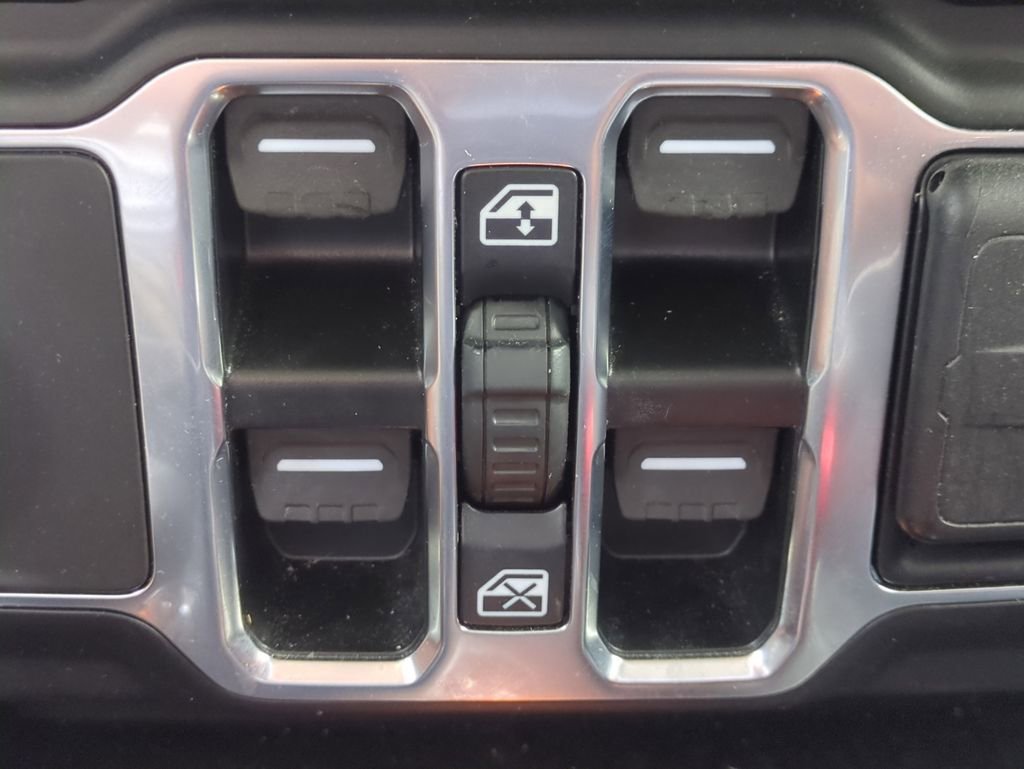 Used 2023 Jeep Wrangler Sport S image 26