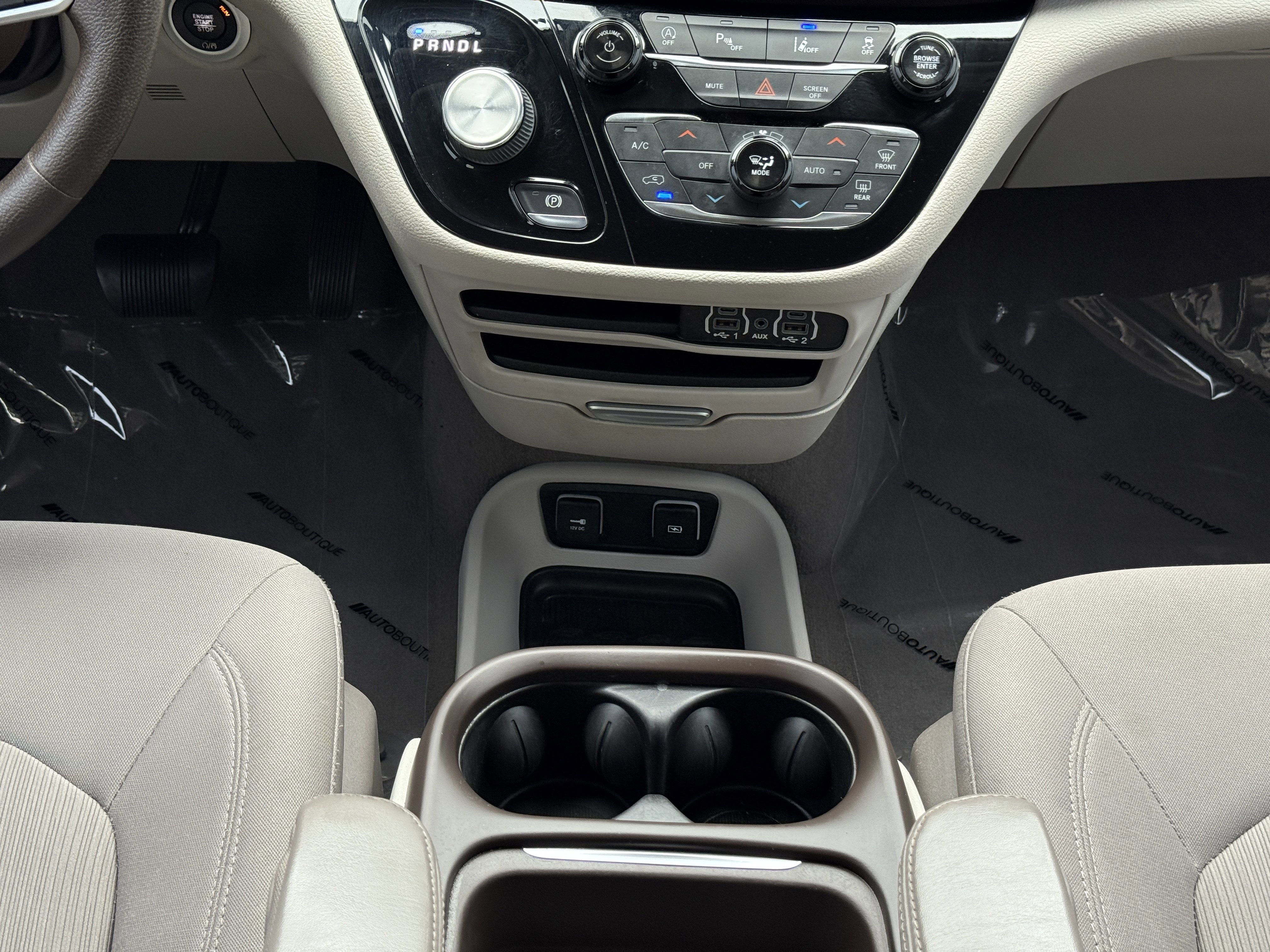 Used 2021 Chrysler Pacifica Touring image 25