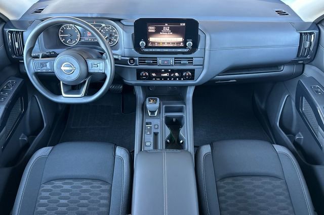 New 2025 Nissan Pathfinder S image 9
