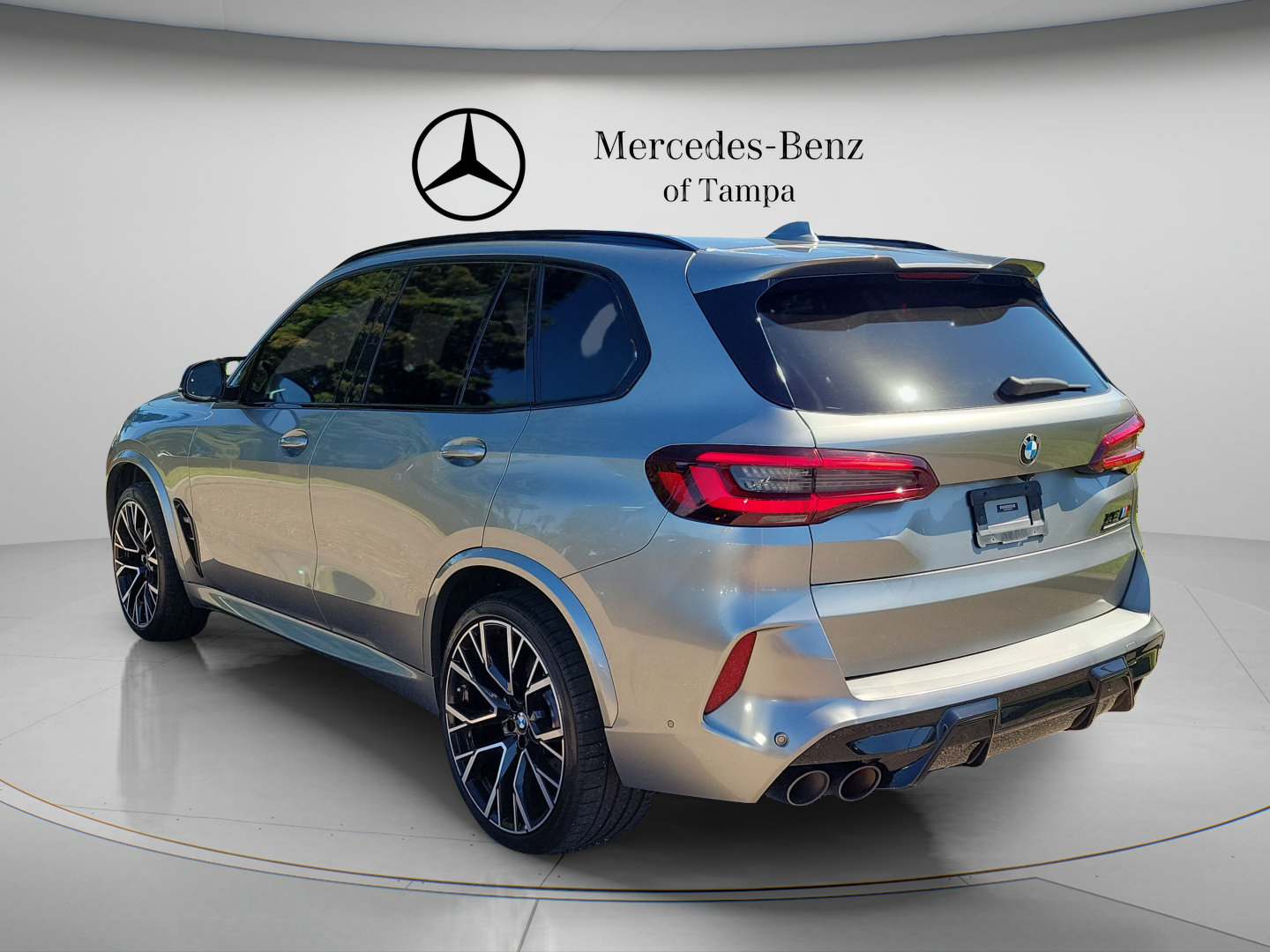 Used 2021 BMW X5 M w/ Competition Package AWD/4WD image 2