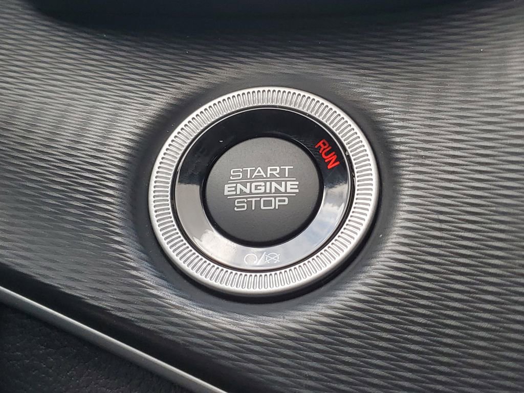 Used 2023 Jeep Grand Cherokee Laredo image 29