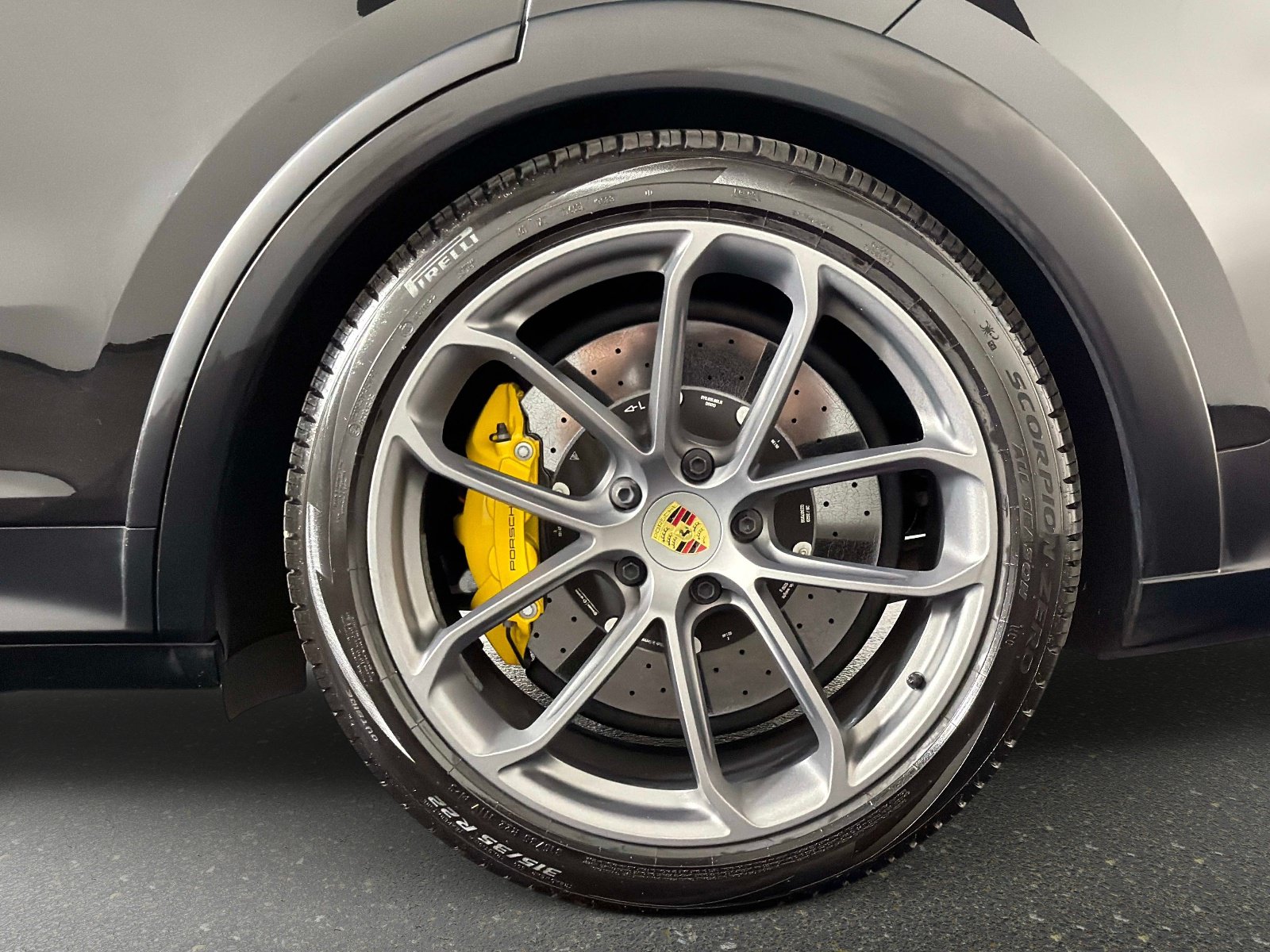 Used 2024 Porsche Cayenne Turbo GT AWD/4WD image 12