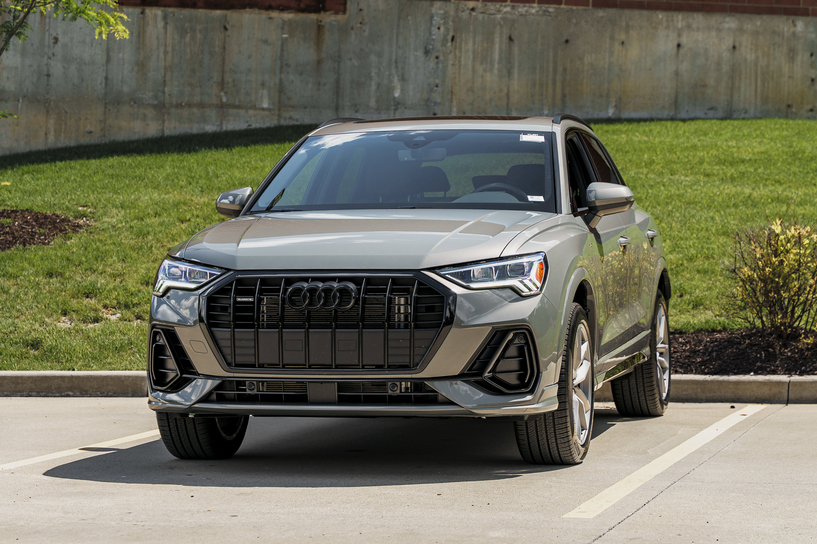 Certified 2025 Audi Q3 2.0T Premium w/ Convenience Package AWD/4WD image 7