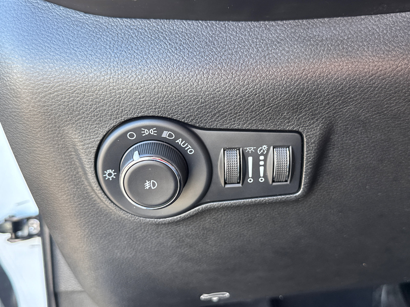 Used 2023 Jeep Compass Altitude AWD/4WD image 15