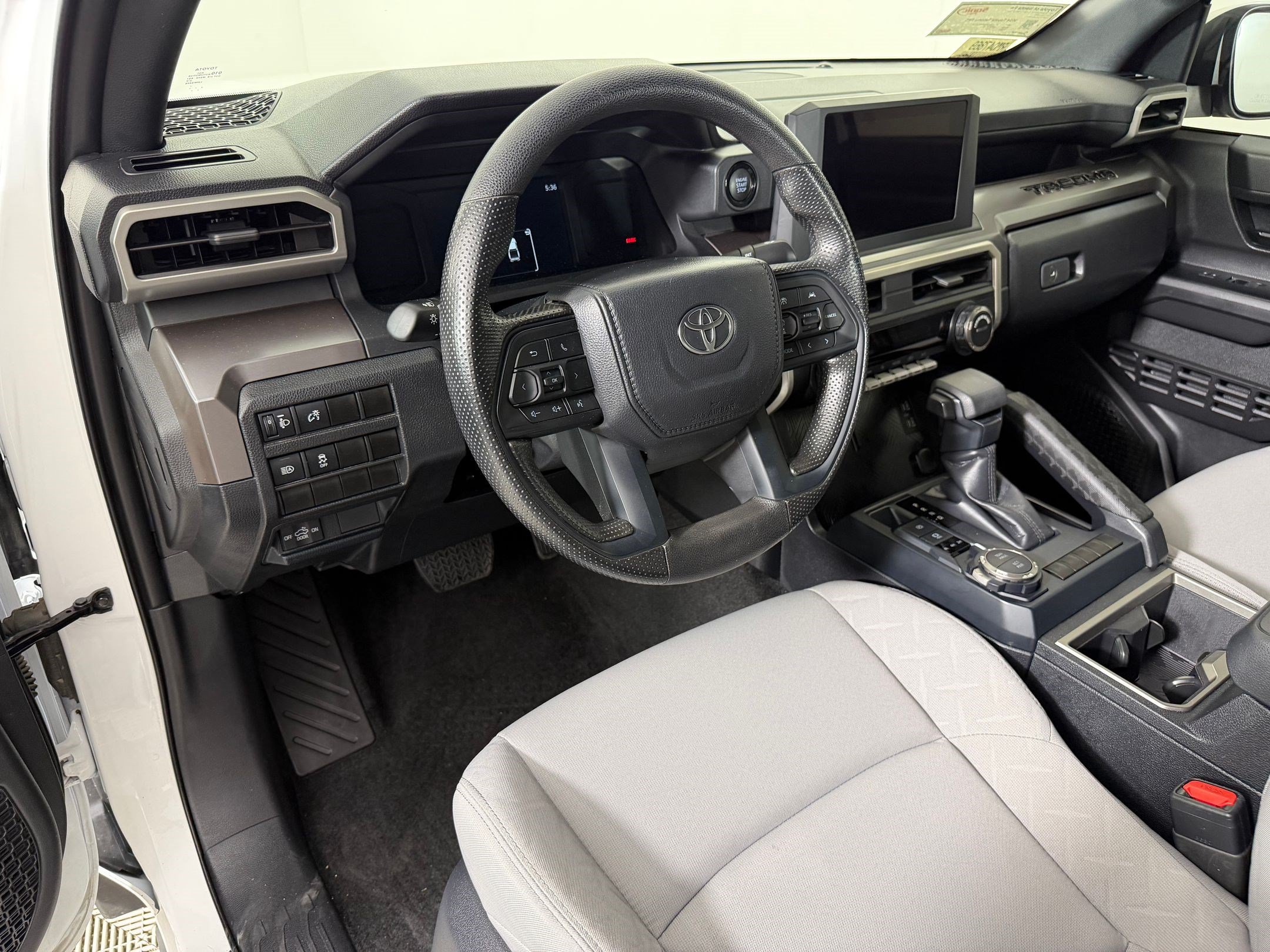 Used 2024 Toyota Tacoma SR5 AWD/4WD image 4