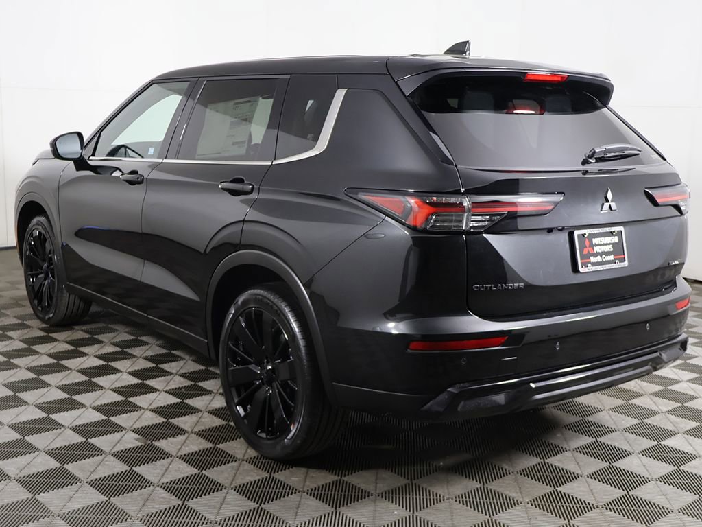 New 2026 Mitsubishi Outlander LE image 10