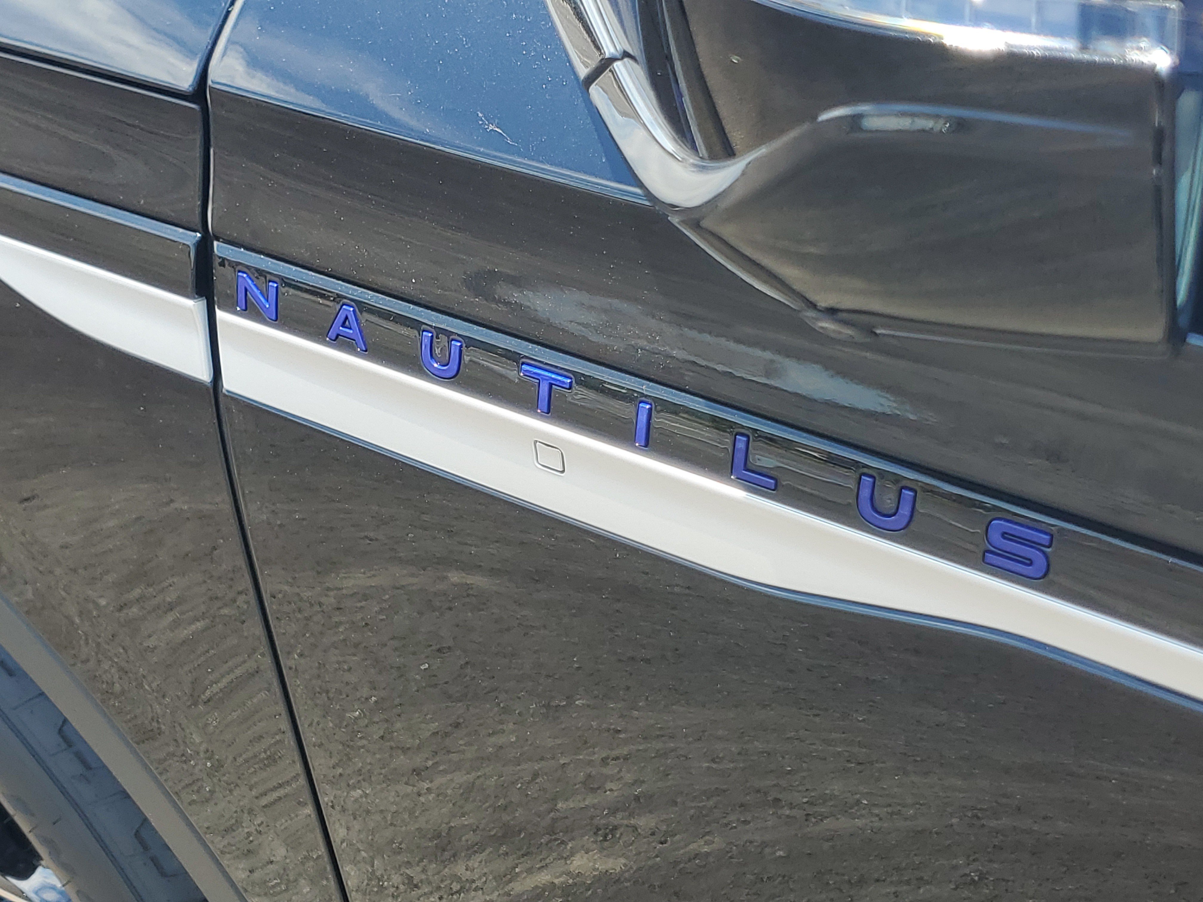 New 2026 Lincoln Nautilus Premier AWD/4WD image 7