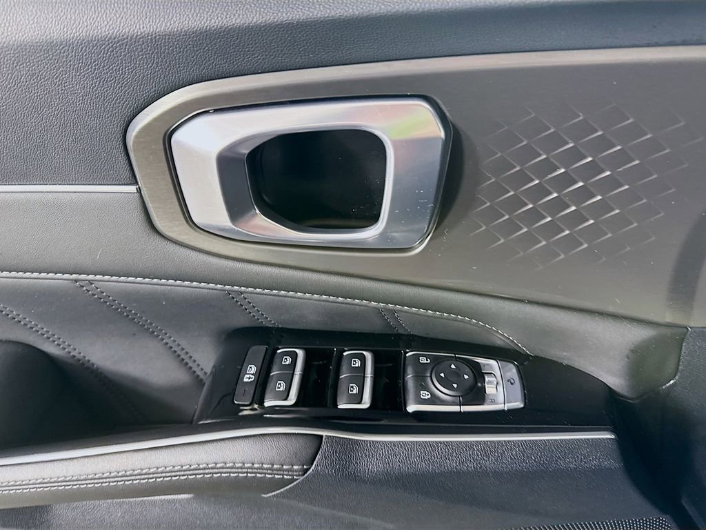 Certified 2023 Kia Sorento SX image 25