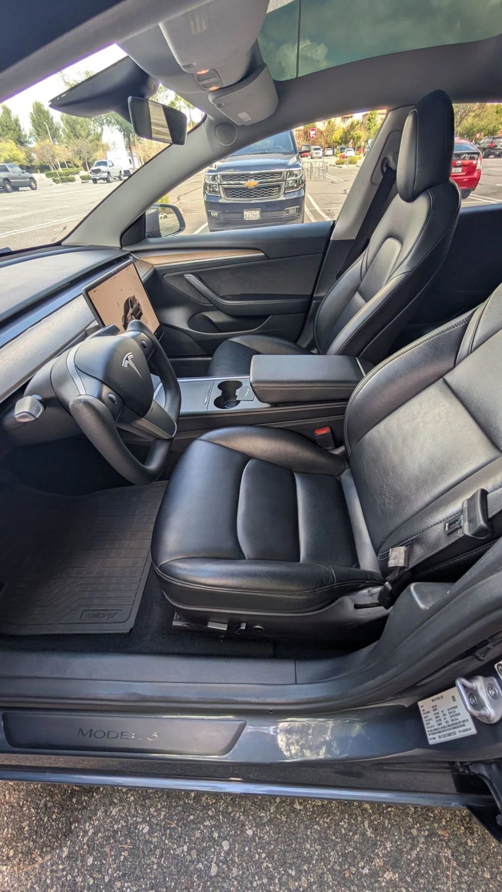 Used 2022 Tesla Model 3 Standard Range RWD image 9