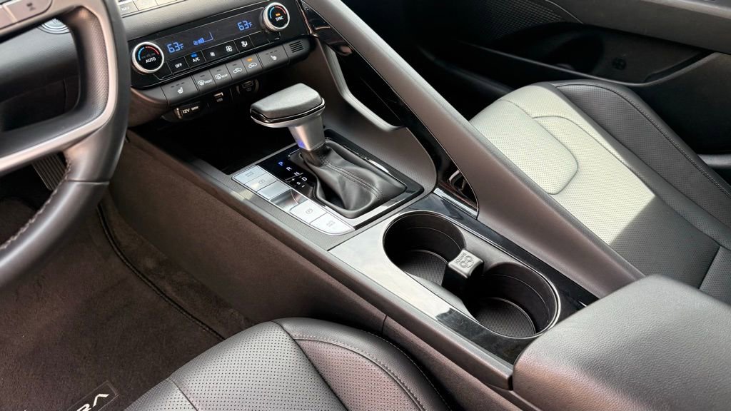 Used 2023 Hyundai Elantra Limited image 13