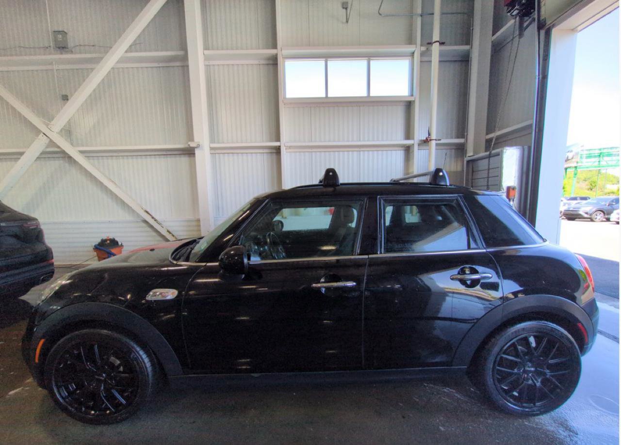 Used 2018 MINI Cooper S FWD image 3