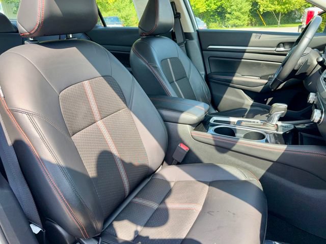 Used 2024 Nissan Altima 2.5 SR FWD image 9