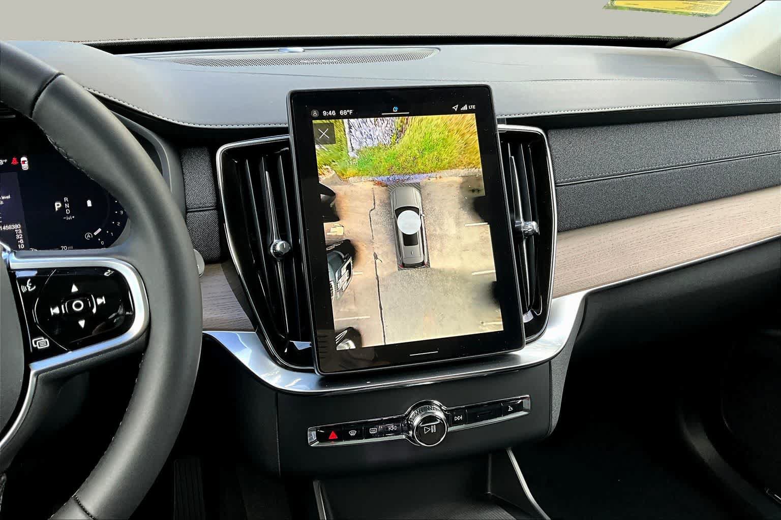 New 2026 Volvo XC90 B6 Plus w/ Protection Package Premier AWD/4WD image 8