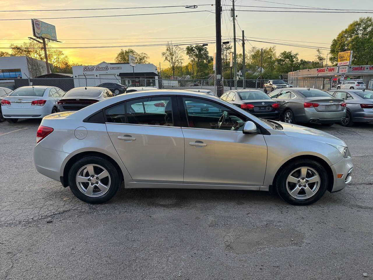 Used 2015 Chevrolet Cruze LT FWD image 6