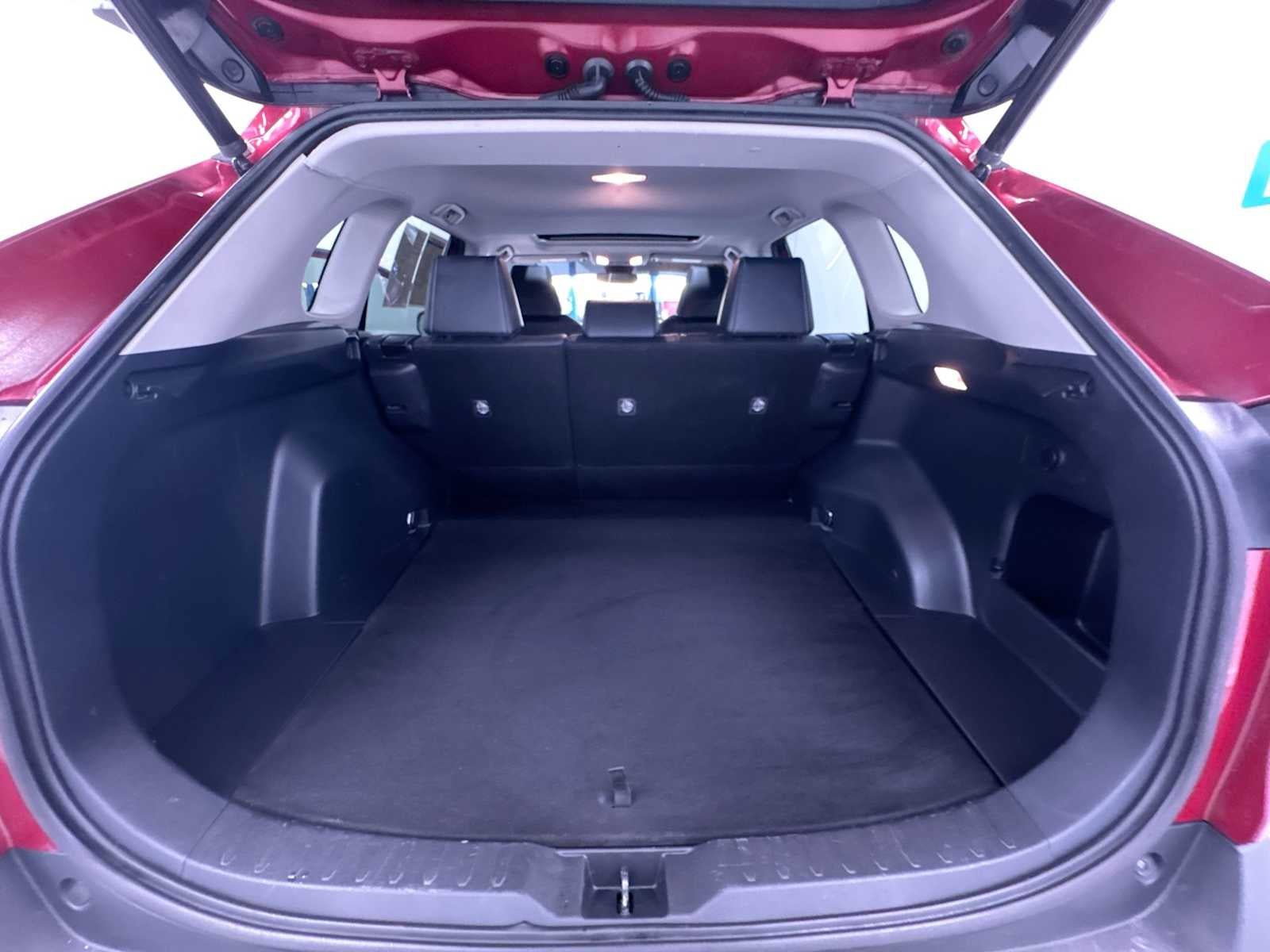 Used 2020 Toyota RAV4 XLE Premium image 34