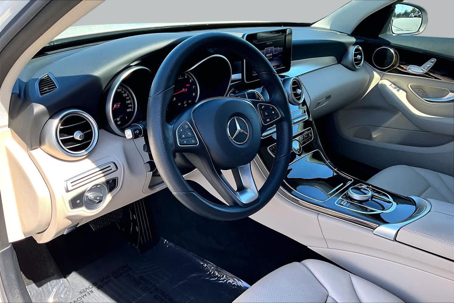 Used 2017 Mercedes-Benz C 300 4MATIC Sedan image 17