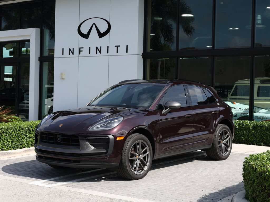 Used 2025 Porsche Macan Turbo AWD/4WD image 1