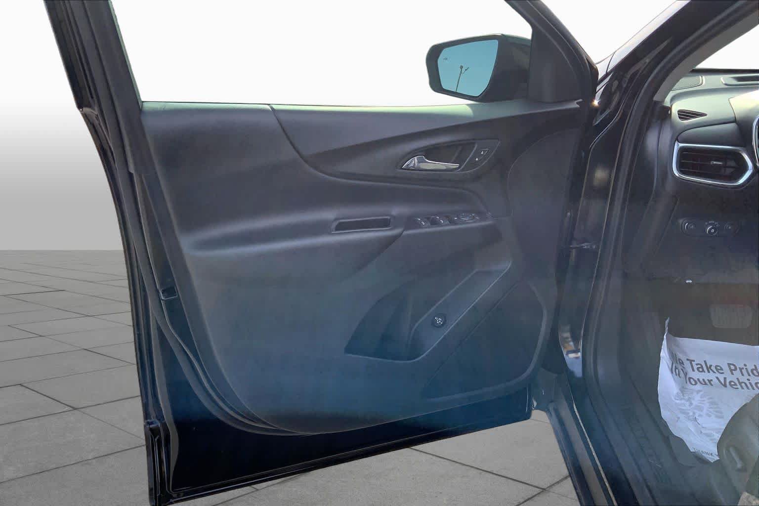 Used 2020 Chevrolet Equinox LT FWD image 22