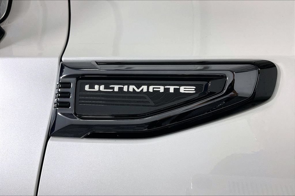 Used 2025 GMC Yukon Denali Ultimate AWD/4WD image 44
