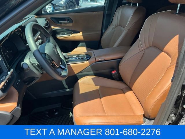 Used 2025 Toyota Crown Signia AWD/4WD image 19