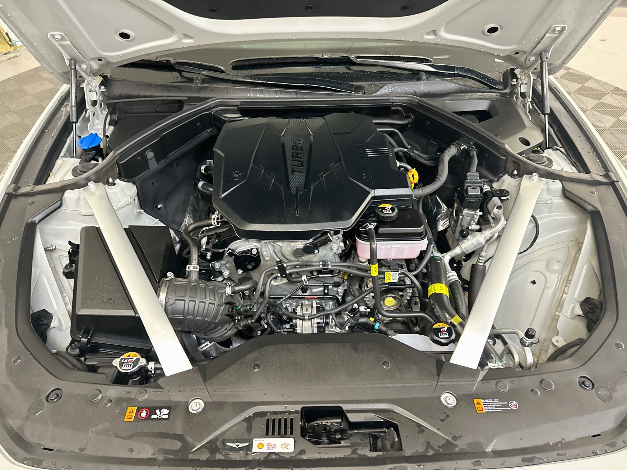 Used 2025 Genesis G70 2.5T AWD/4WD image 34