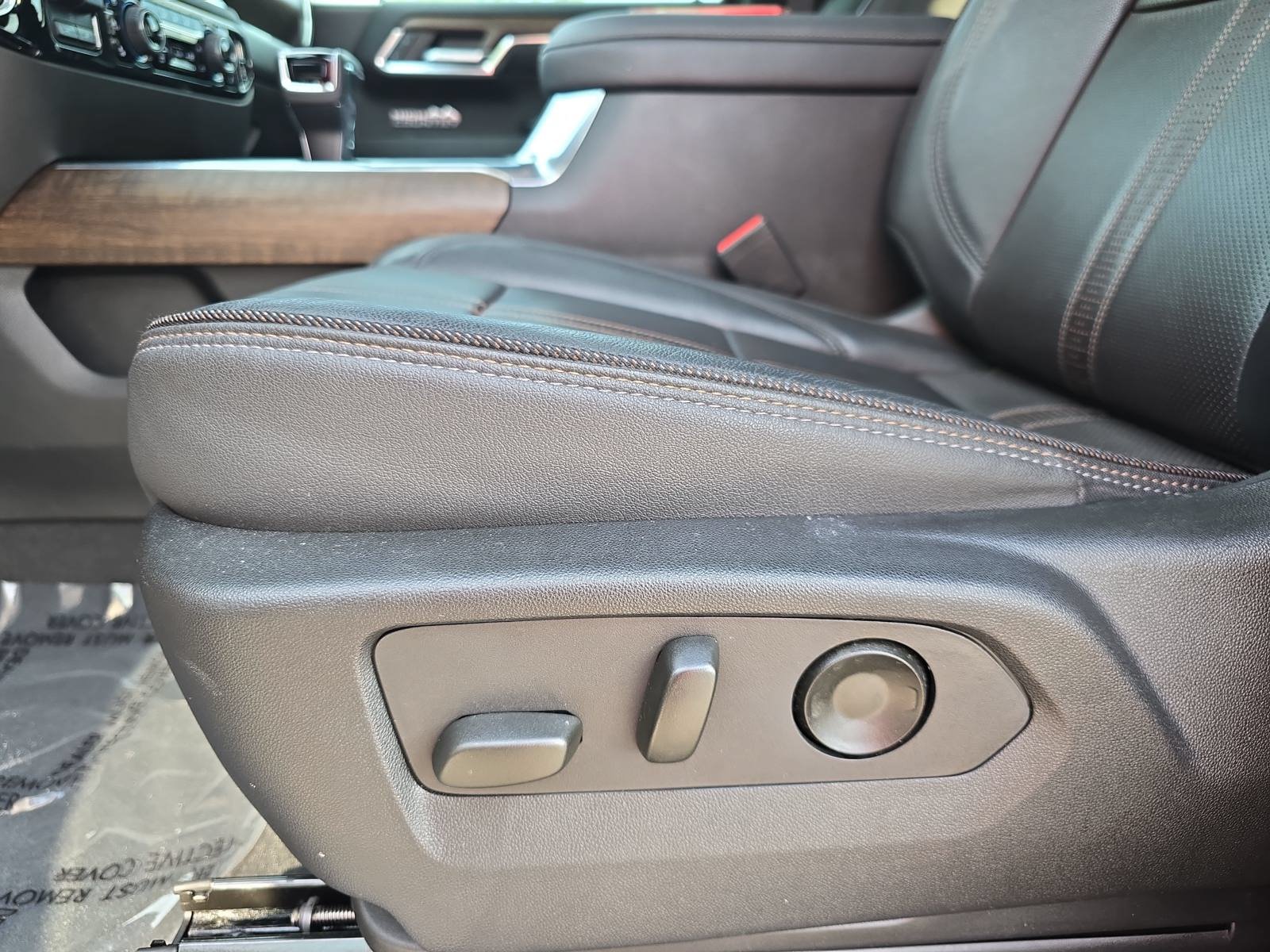 Used 2023 Chevrolet Silverado 1500 High Country w/ High Country Premium Package AWD/4WD image 28