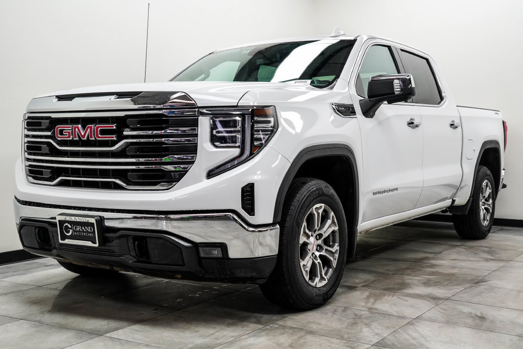 Used 2025 GMC Sierra 1500 SLT AWD/4WD image 9