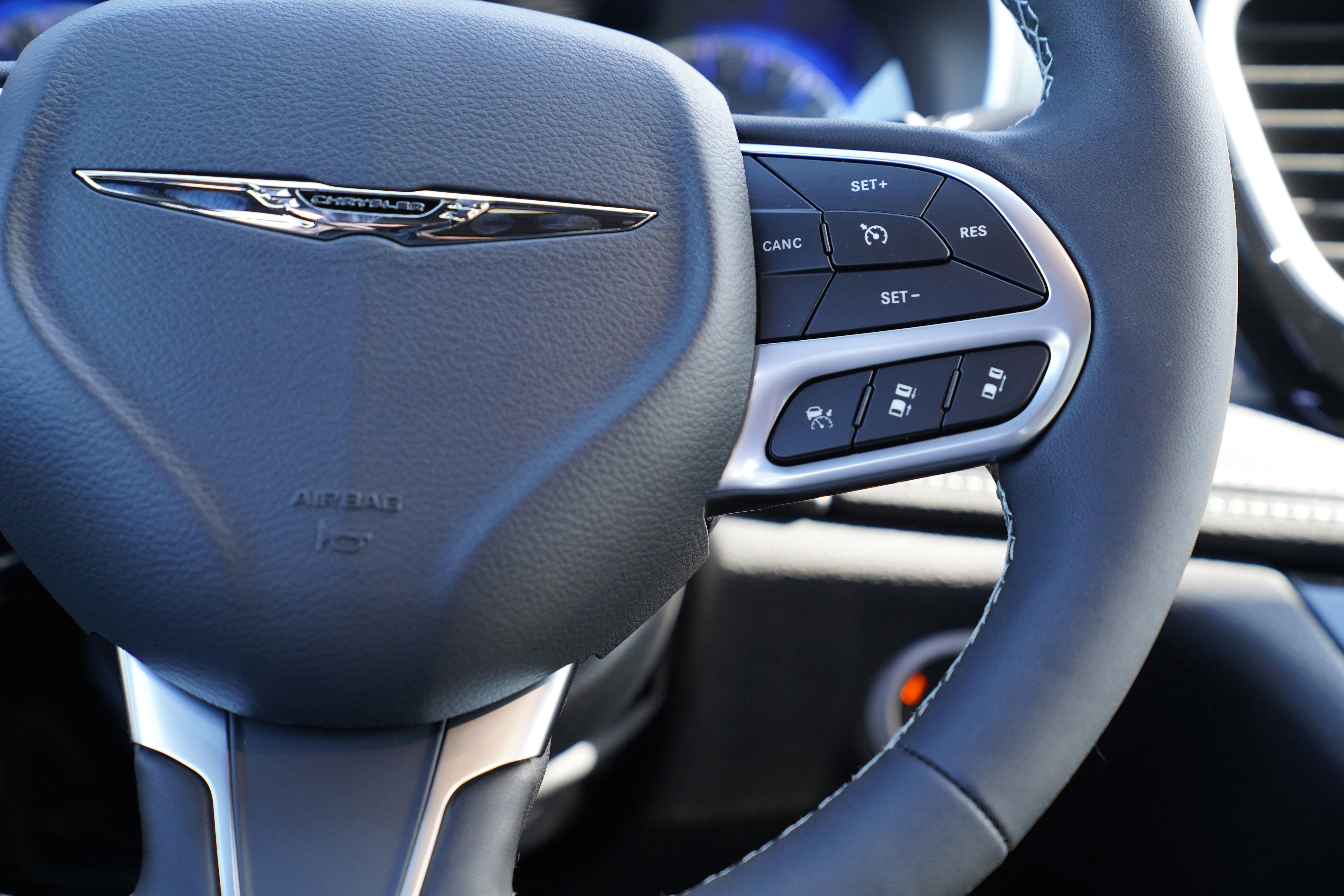 New 2026 Chrysler Pacifica Limited image 17
