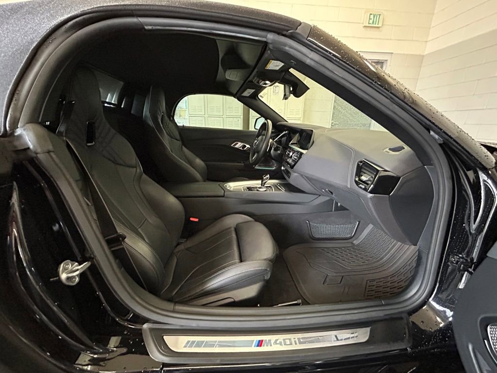 Used 2022 BMW Z4 M40i w/ Premium Package image 39