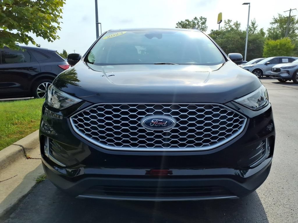 Used 2023 Ford Edge SEL w/ Convenience Package AWD/4WD image 2