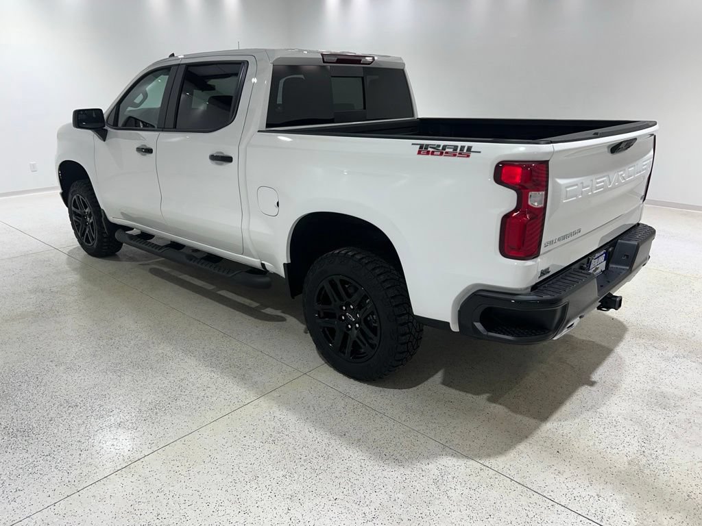 Used 2026 Chevrolet Silverado 1500 LT Trail Boss w/ Convenience Package II AWD/4WD image 3
