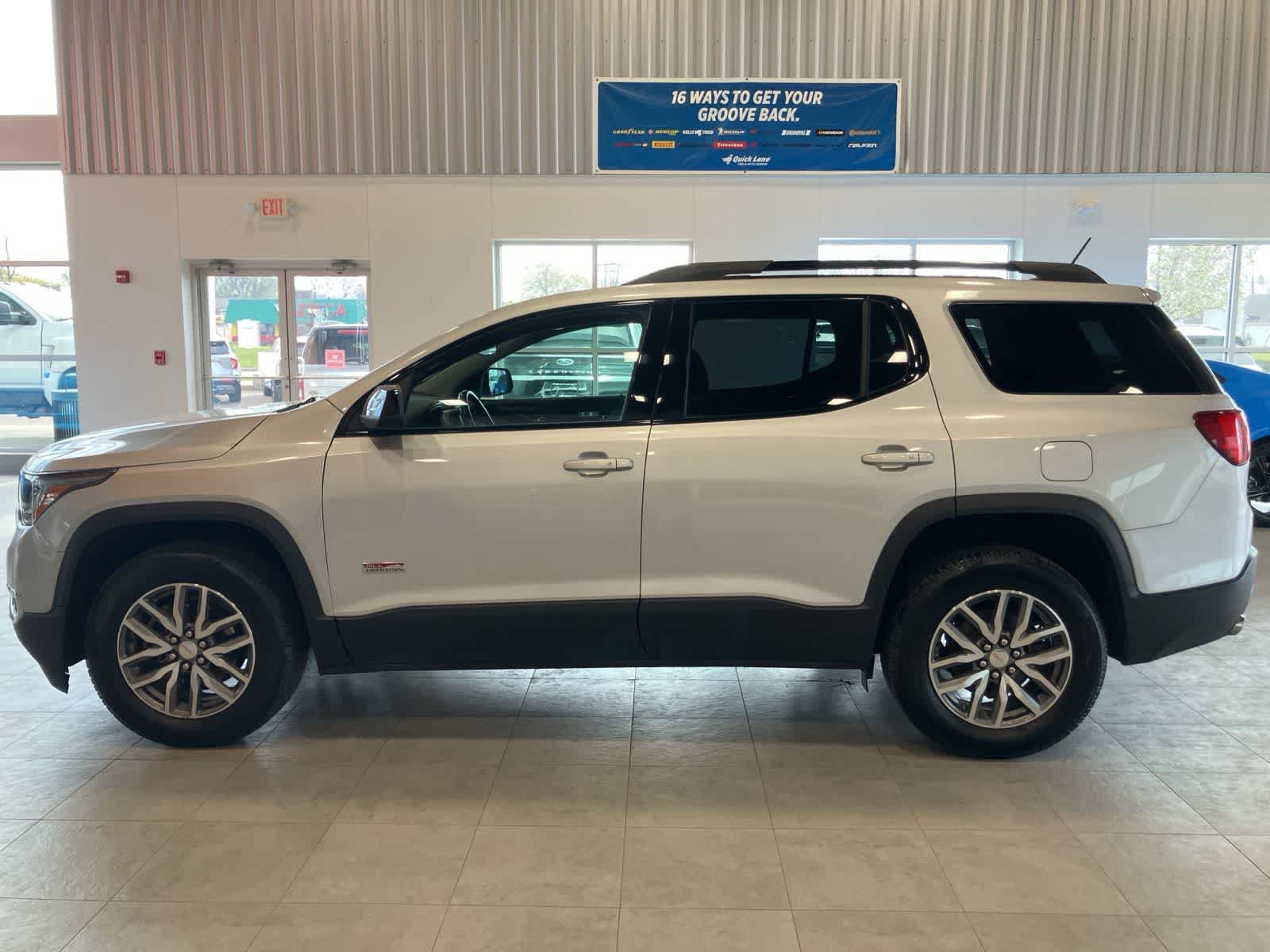 Used 2017 GMC Acadia SLE w/ Driver Alert Package I AWD/4WD image 8
