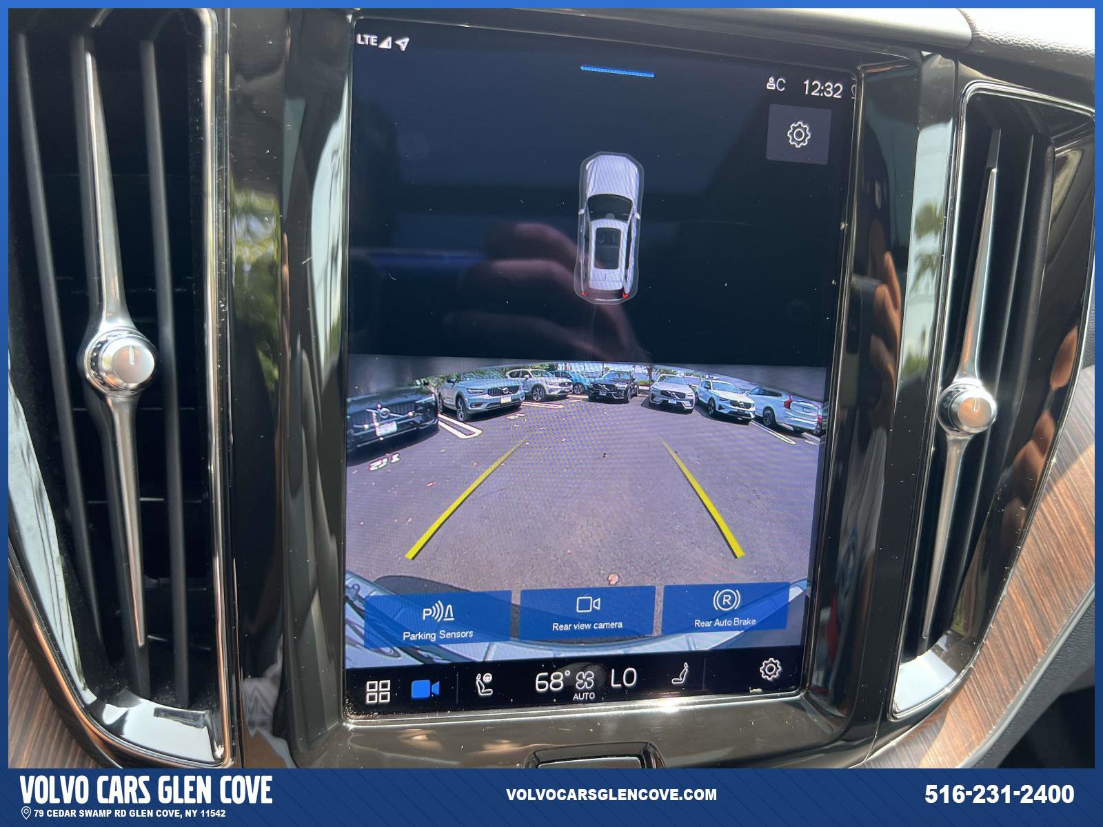 Certified 2022 Volvo XC60 B5 Momentum w/ Climate Package image 30