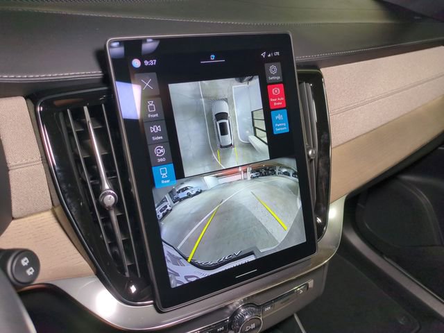 New 2026 Volvo XC90 B6 Plus w/ Protection Package Premier image 22