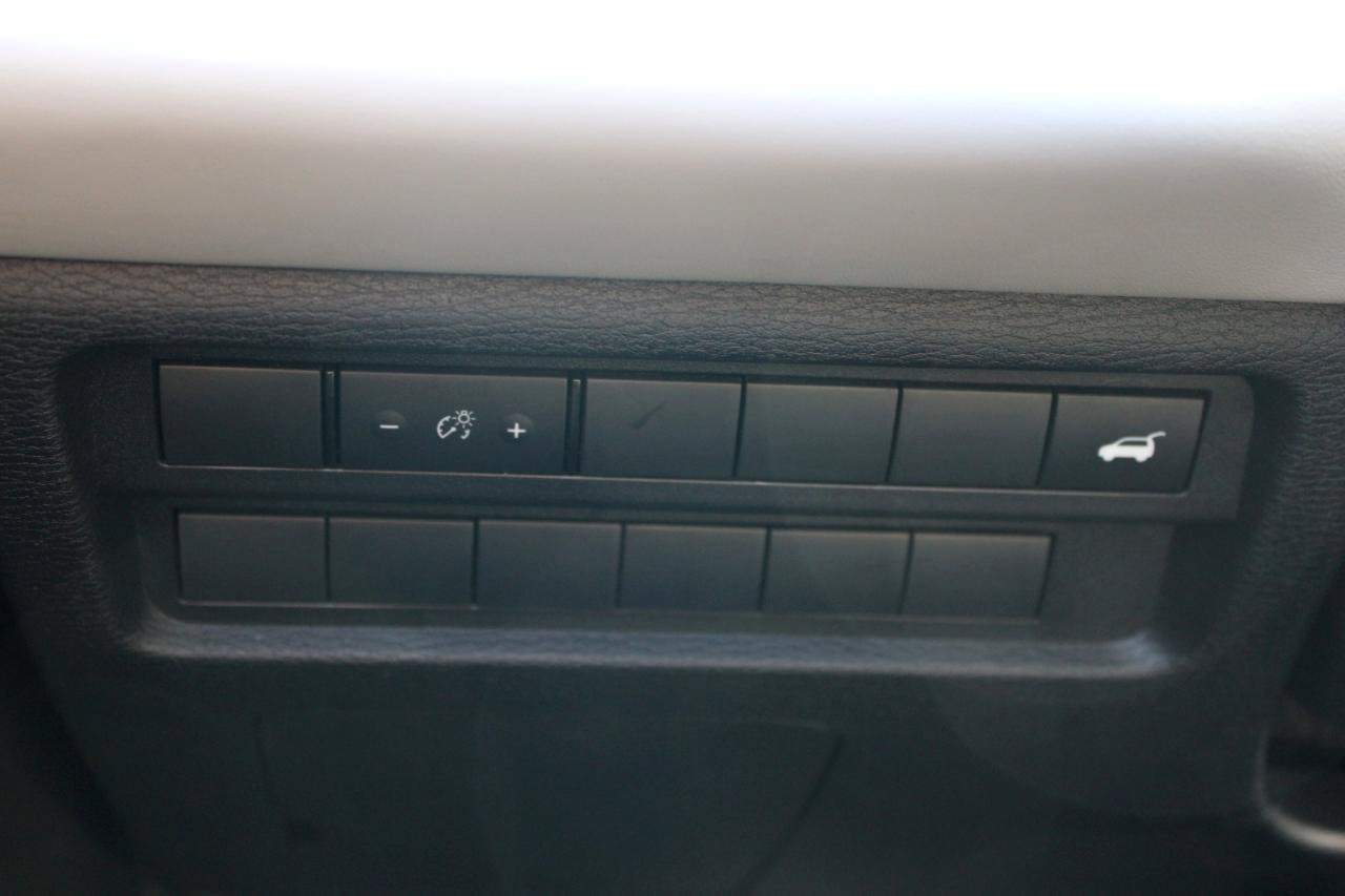 Used 2025 Mitsubishi Outlander SE FWD image 27