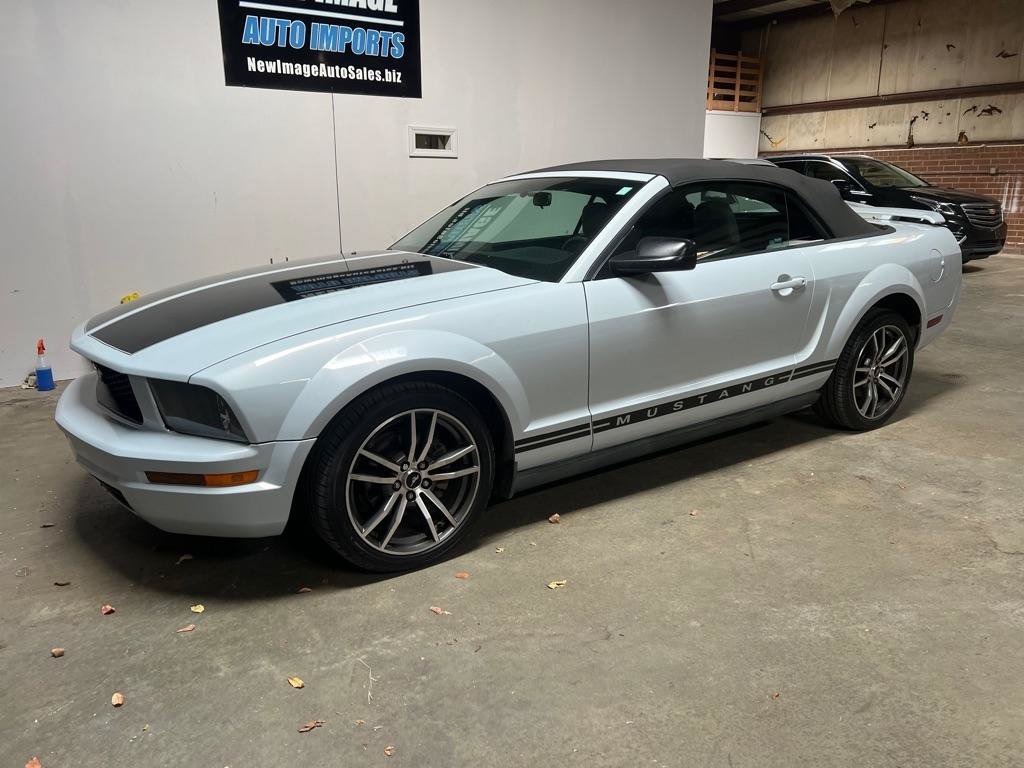 Used 2005 Ford Mustang Premium RWD image 9