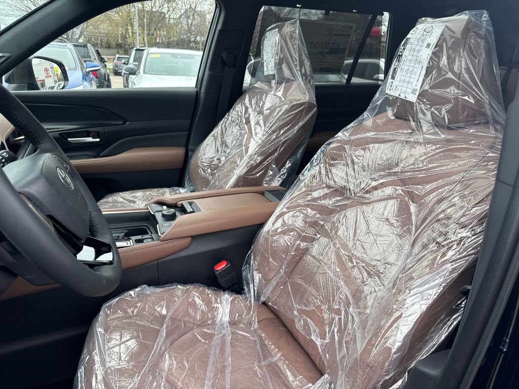 New 2026 Toyota Grand Highlander AWD Hybrid image 14