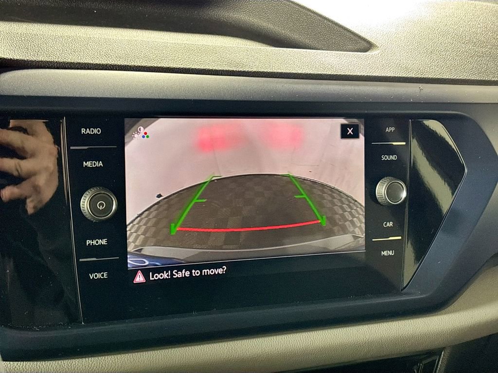 Certified 2023 Volkswagen Taos SE image 16