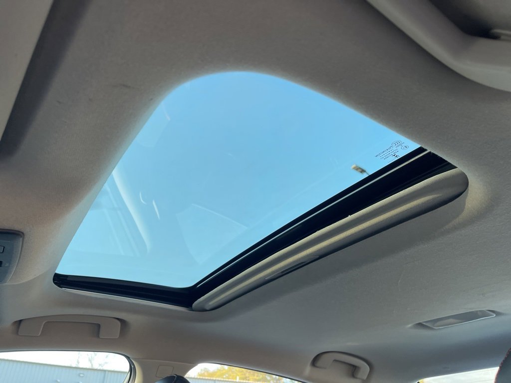 Certified 2025 Nissan Sentra SR w/ SR Premium Package image 19