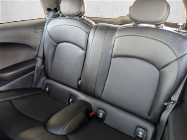 Used 2019 MINI Cooper 2-Door Hardtop image 18