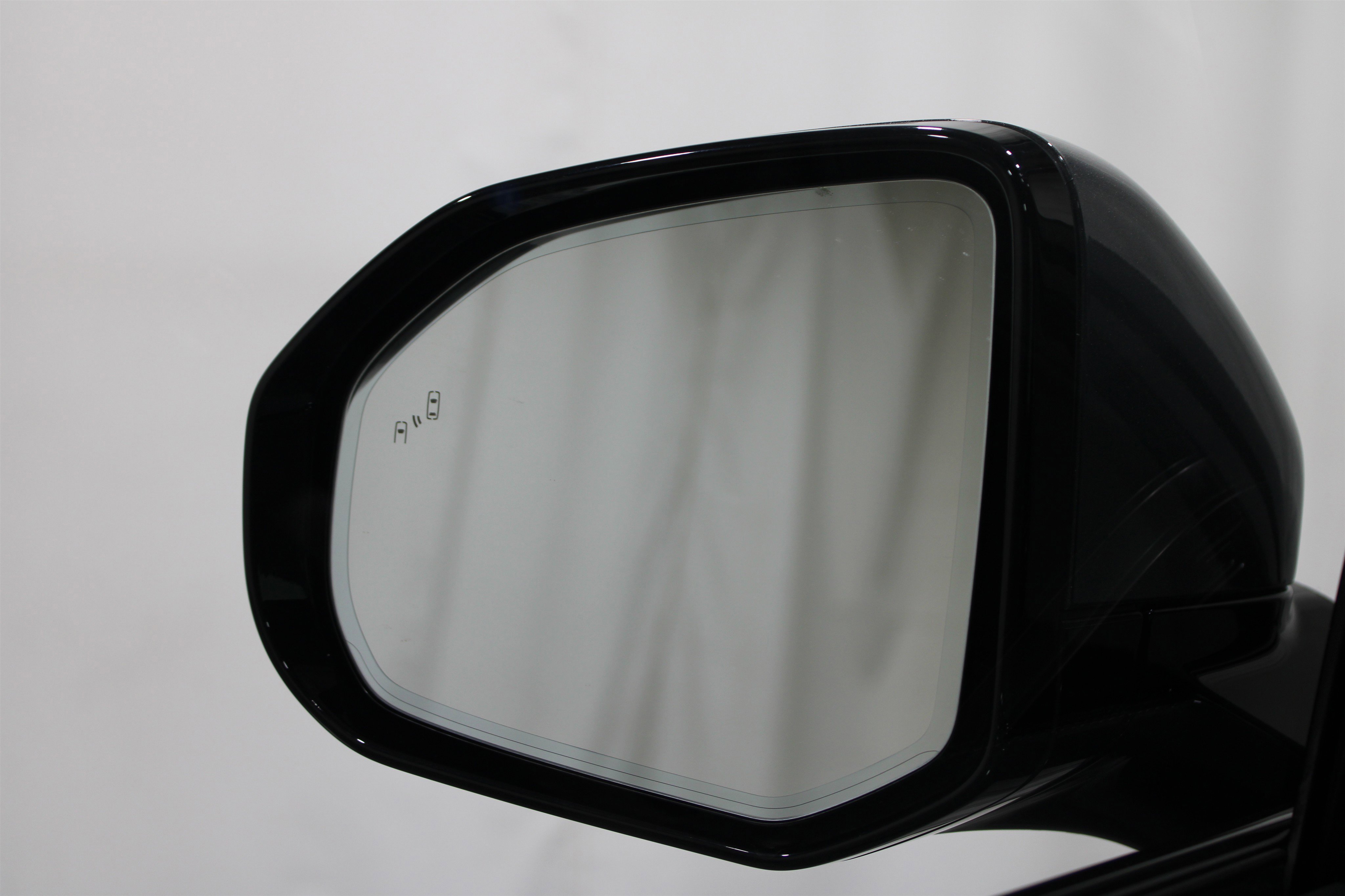 Used 2024 Rivian R1S Adventure image 12