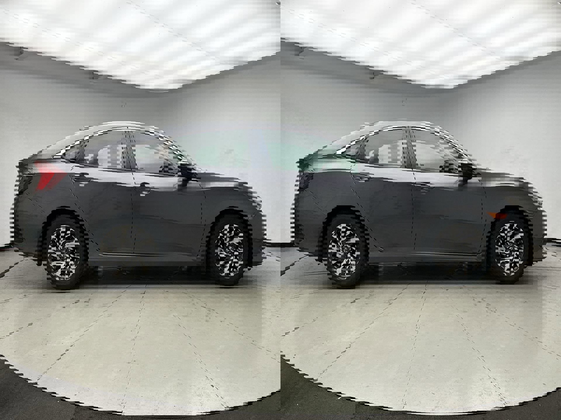 Used 2018 Honda Civic EX image 6