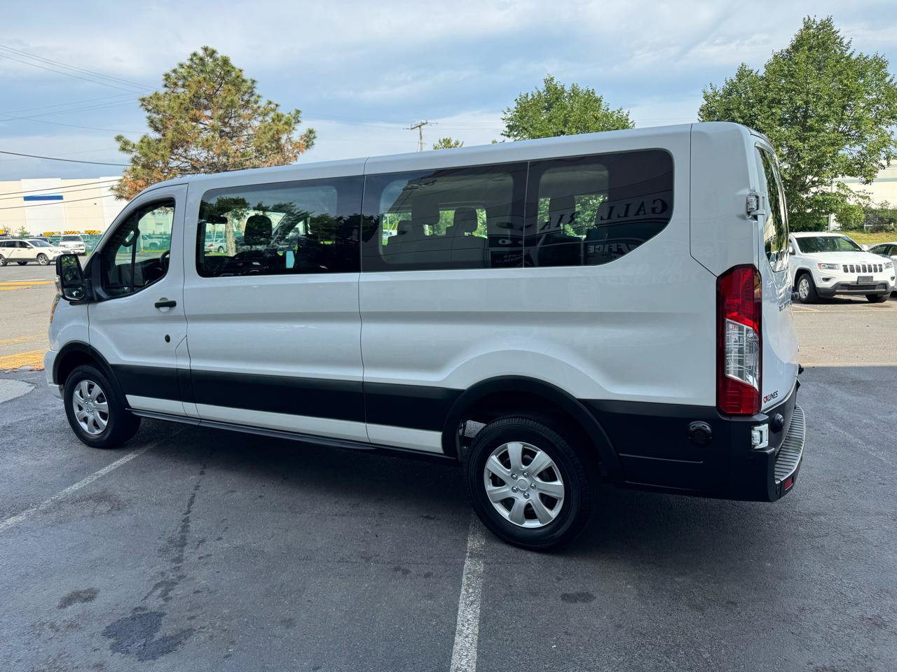 Used 2020 Ford Transit 350 XLT RWD image 7