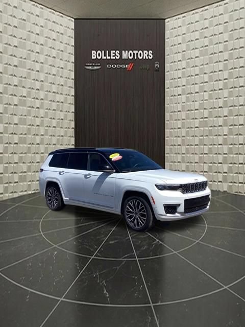 Used 2025 Jeep Grand Cherokee L Summit AWD/4WD image 2