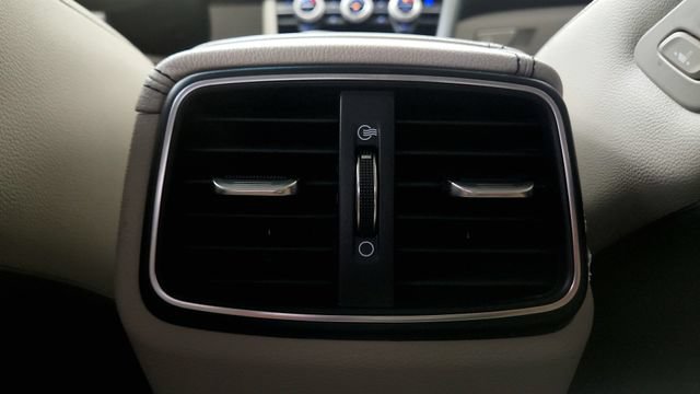Used 2019 Genesis G70 3.3T Advanced RWD image 54