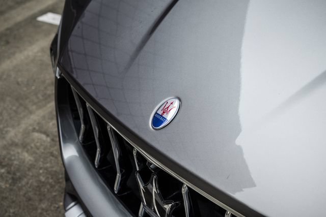 Used 2017 Maserati Levante S AWD/4WD image 27